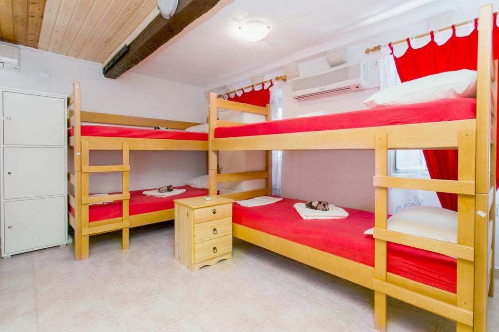 The City Place Hostel Дубровник Екстериор снимка